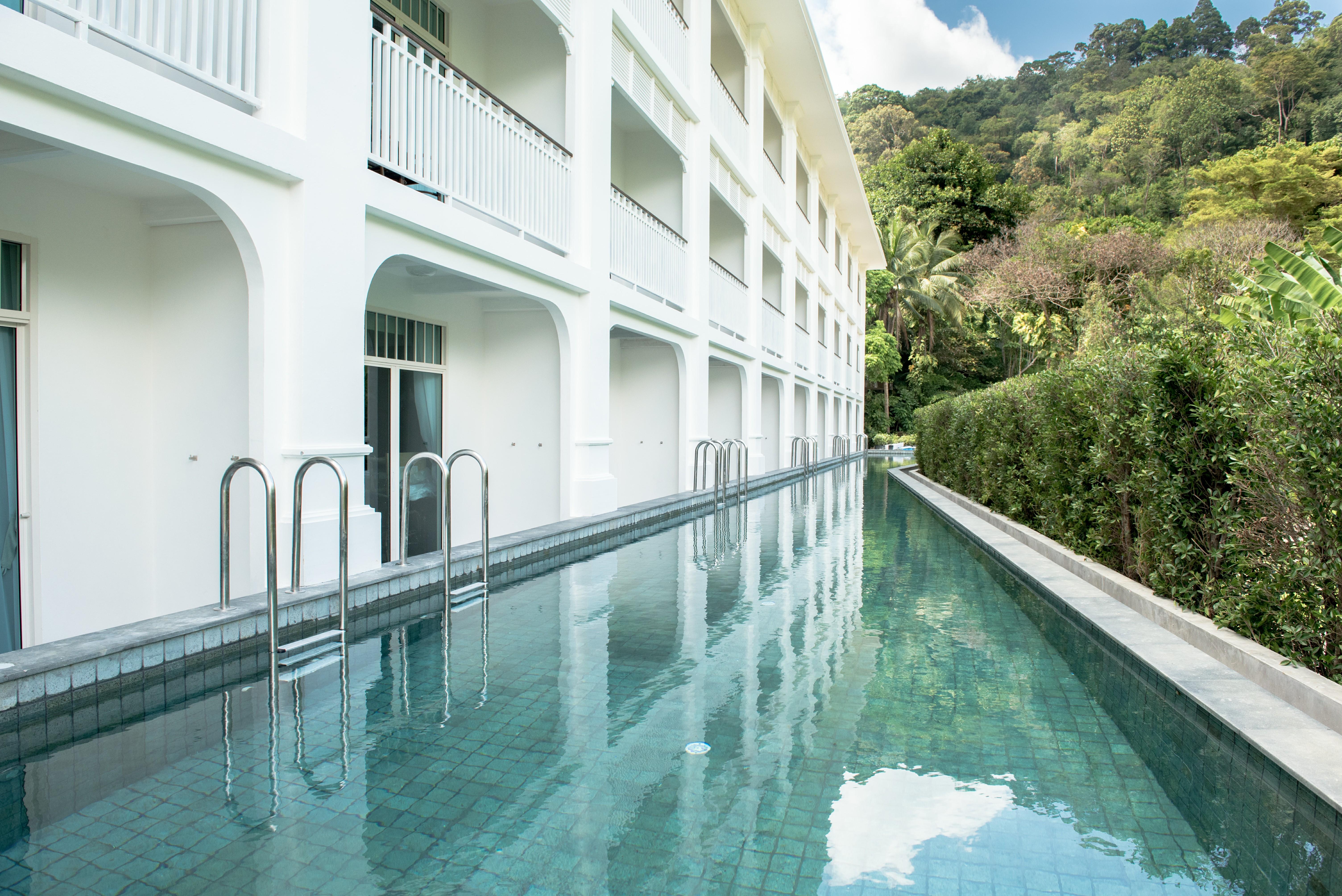 마리나 갤러리 리조트 -카차- 칼림 베이 (SHA Plus+) Patong 외부 사진 The swimming pool at the hotel