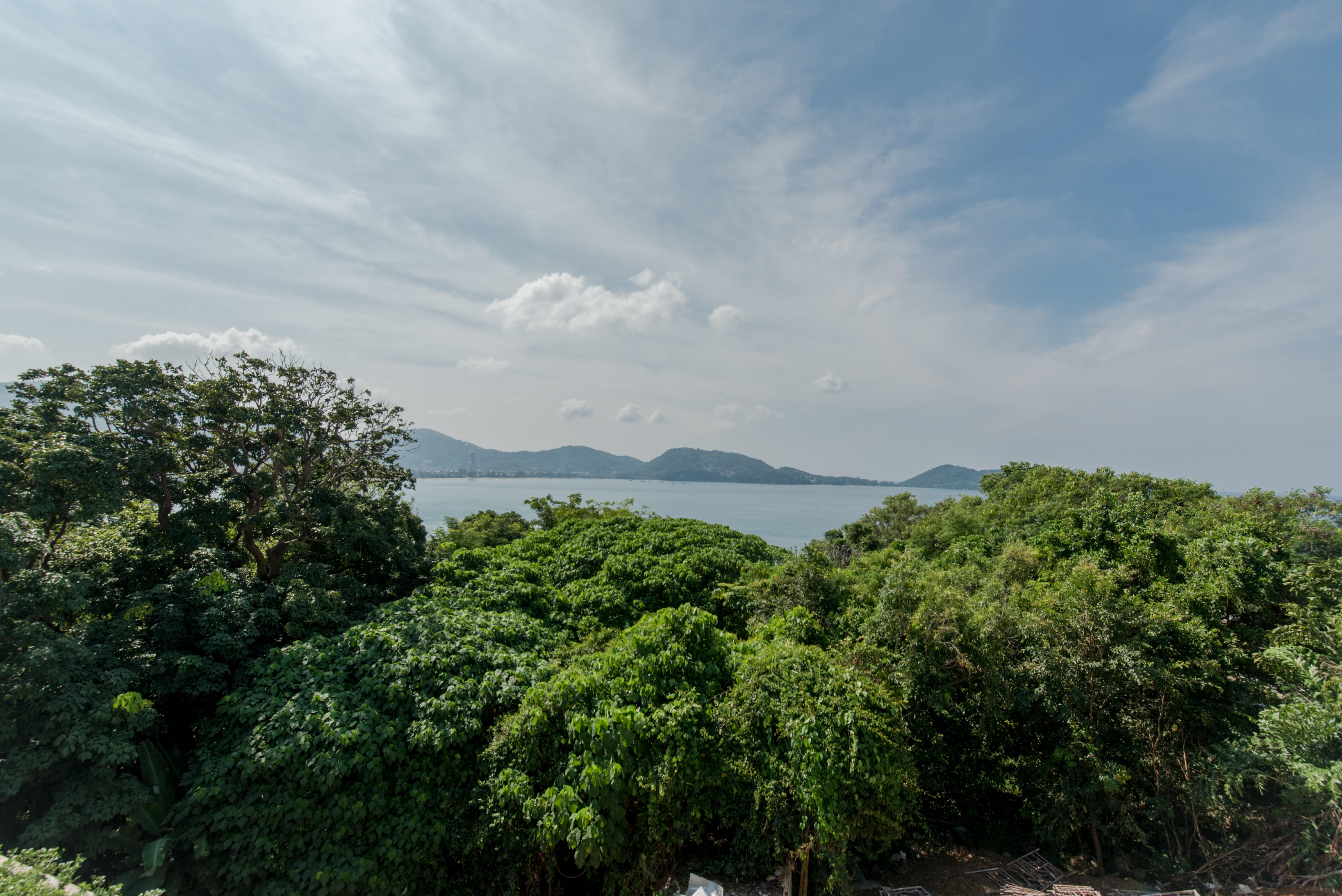 마리나 갤러리 리조트 -카차- 칼림 베이 (SHA Plus+) Patong 외부 사진 View of the bay from the top of the lighthouse