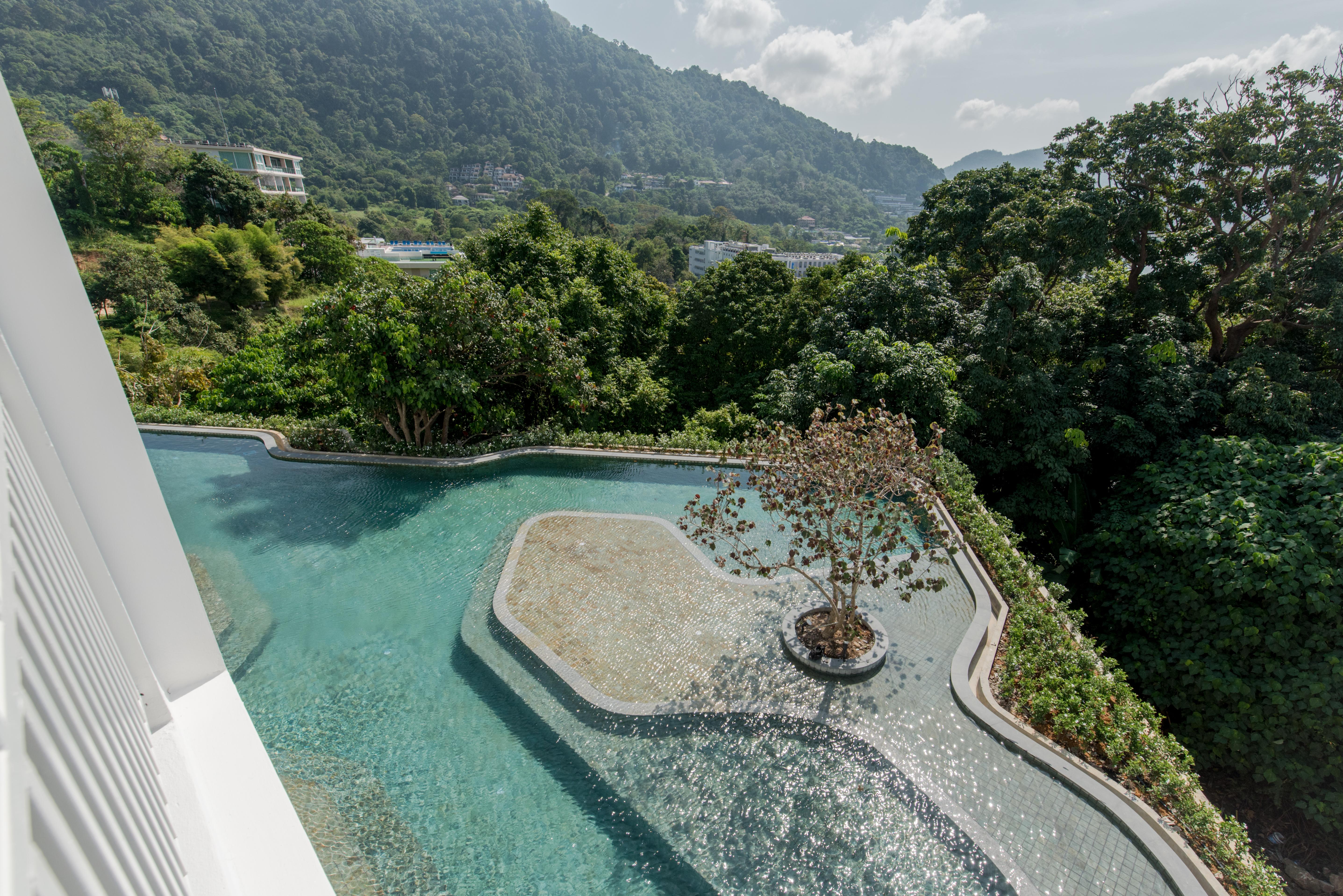 마리나 갤러리 리조트 -카차- 칼림 베이 (SHA Plus+) Patong 외부 사진 The swimming pool at the hotel