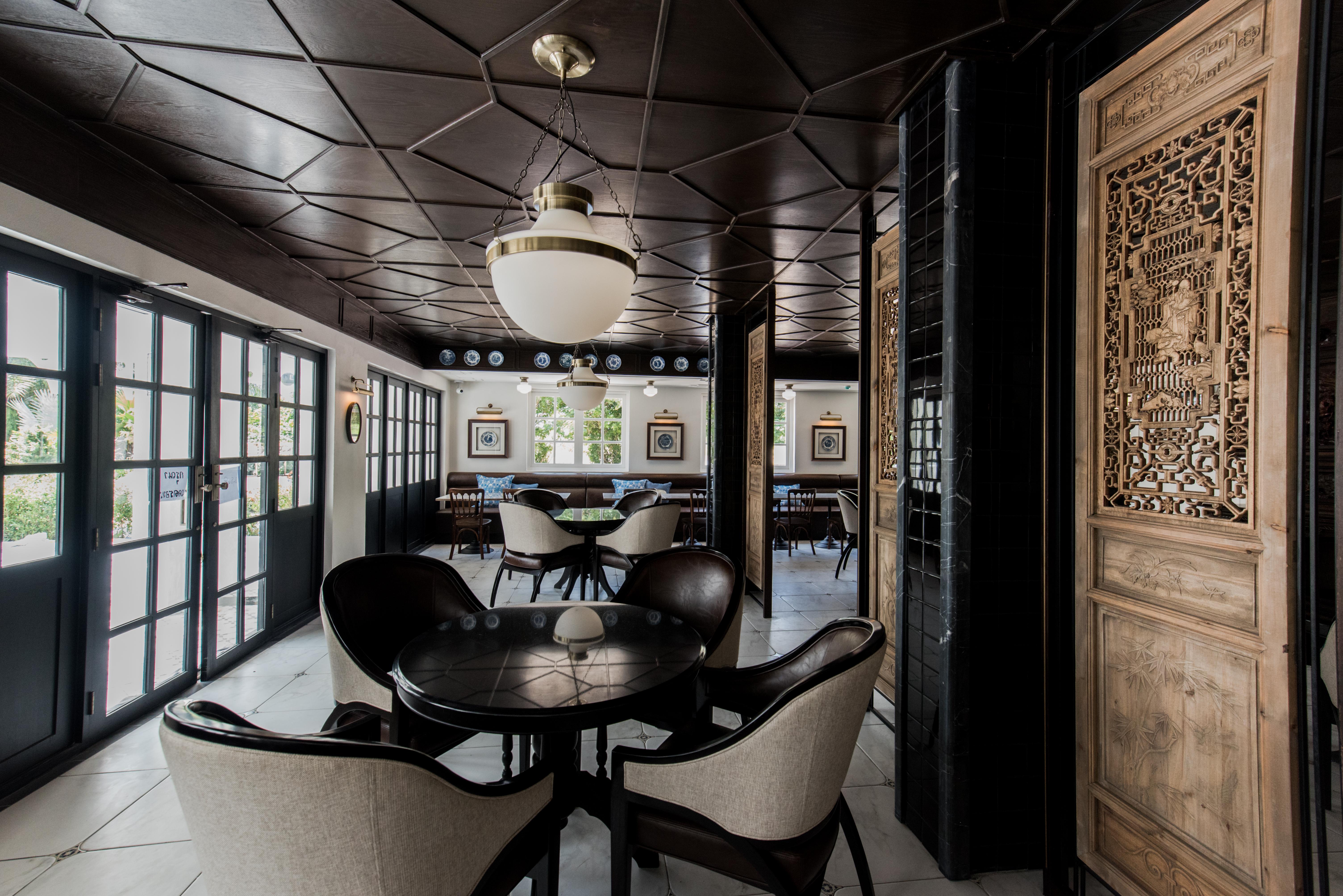 마리나 갤러리 리조트 -카차- 칼림 베이 (SHA Plus+) Patong 외부 사진 The interior of the restaurant